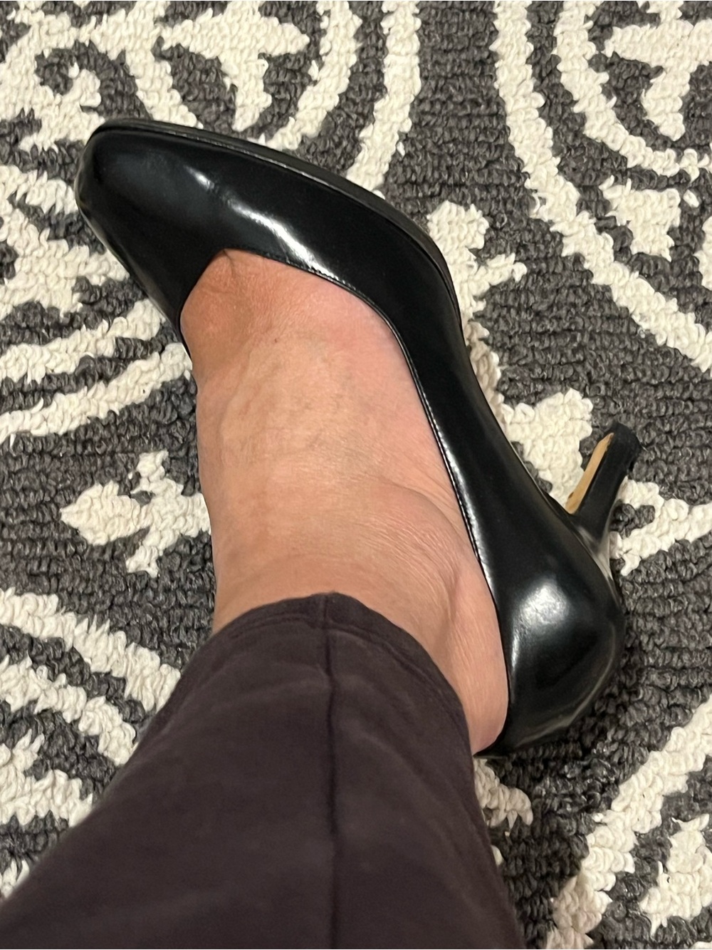 Cole Haan black leather heels size 7.5 - Picture 7 of 7